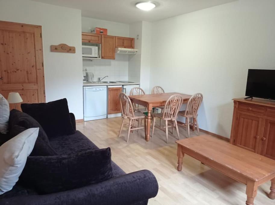 Bel Appartement En Residence Avec Piscines Samoëns Exteriör bild